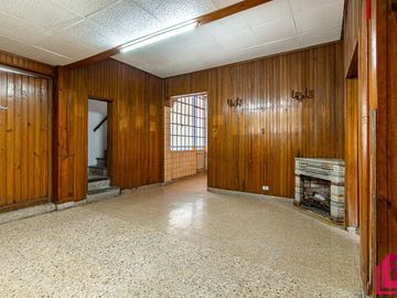 Venta Ph 4 amb con escritorio en Flores con proyección
