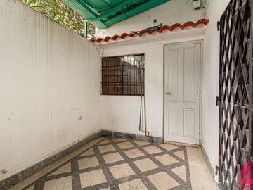 Venta Ph 4 amb con escritorio en Flores con proyección