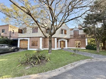 Casa a la Venta en Barrio Cerrado Las Victorias