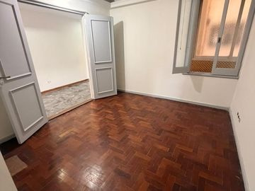 DEPARTAMENTO EN VENTA 3 AMB CON DEP CONSTITUCION - BALCON AL FRENTE EXCELENTE ESTADO