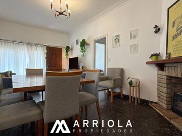 Casa de 3 ambientes con departamento de 3 ambientes