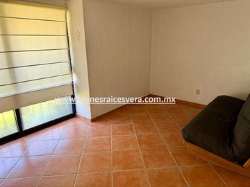 CASA EN VENTA EN BERNAL EN EL FRACC. JARDINES DE LA PEÑA. Rouz