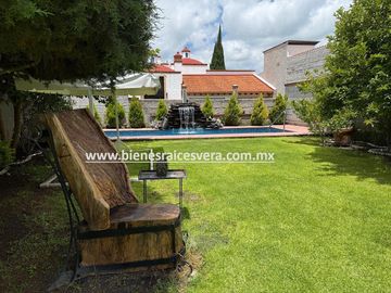 CASA EN VENTA EN BERNAL EN EL FRACC. JARDINES DE LA PEÑA. Rouz