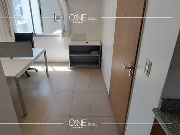 Oficina IMPECABLE con muebles lista para empezar a trabajar  - Recoleta