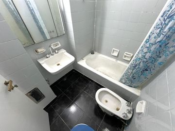 Muy buen depto./Oficina de dos ambientes  - Apto Profesional - 39m2