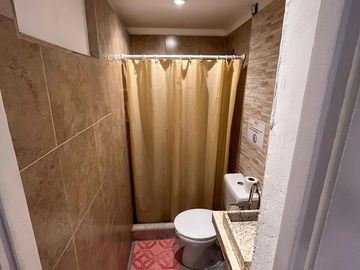 Casa / Hospedaje en Venta - 13 ambientes - Fondo de Comercio - Costa Atlántica - Villa Gesell