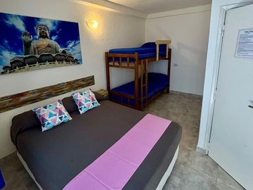 Casa / Hospedaje en Venta - 13 ambientes - Fondo de Comercio - Costa Atlántica - Villa Gesell
