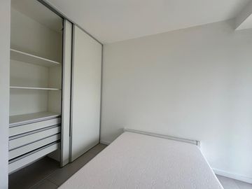 ALQUILER DEPARTAMENTO 4 AMBIENTES AMOBLADO CON 2 COCHERAS. PALMAS DE BUENAVISTA, SAN FERNANDO
