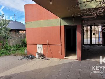 Casa con consultorio o dependencia en venta, Berisso