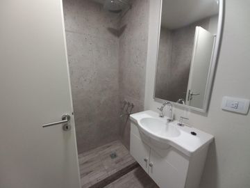 Amplio Monoambiente con TERRAZA Propia!!!