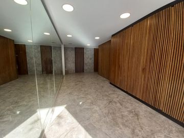 Amplio Monoambiente con TERRAZA Propia!!!