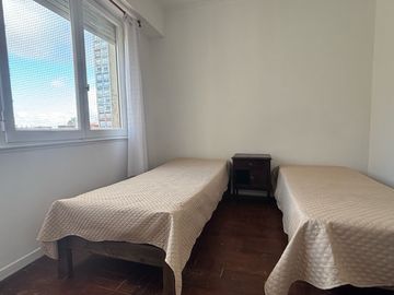 Departamento 2 ambientes reciclado a 1 cuadra del mar