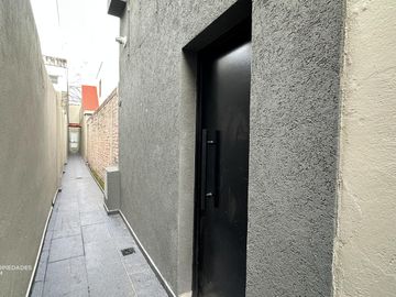 Venta |  Casa de pasillo 2 dormitorios con patio y terraza | Balcarce 100 - Rosario Pichincha