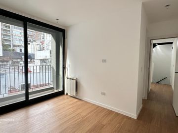 Venta |  Casa de pasillo 2 dormitorios con patio y terraza | Balcarce 100 - Rosario Pichincha