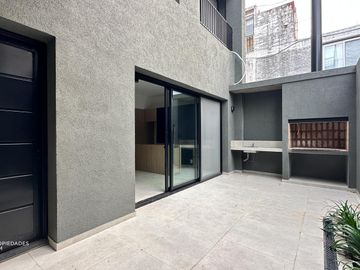 Venta |  Casa de pasillo 2 dormitorios con patio y terraza | Balcarce 100 - Rosario Pichincha