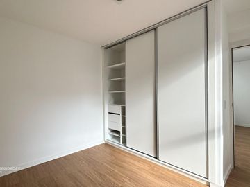 Venta |  Casa de pasillo 2 dormitorios con patio y terraza | Balcarce 100 - Rosario Pichincha