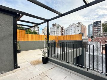 Venta |  Casa de pasillo 2 dormitorios con patio y terraza | Balcarce 100 - Rosario Pichincha