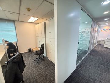 Alquiler Oficina  Panamericana Plaza - Espectacular Planta de 430Mts2. - Saavedra
