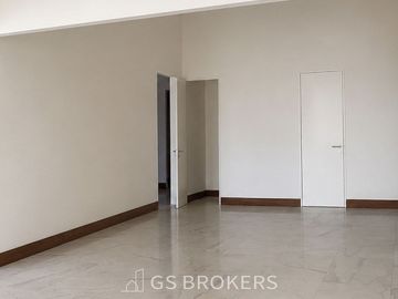 Local Comercial 36 en Venta | Silver Center -Technology Park