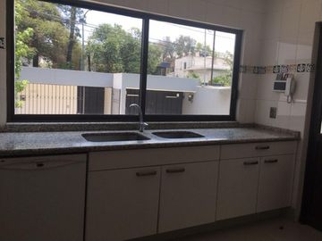 SE RENTA PRECIOSA CASA EN LOMAS DE CHAPULTEPEC!!