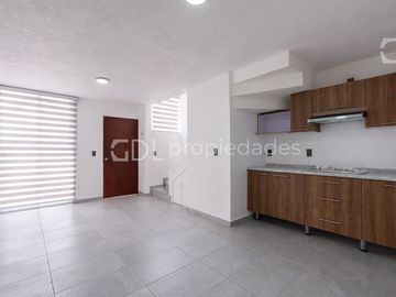 PARQUE REAL CASA RECIÉN DETALLADA EN VENTA