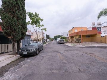 PARQUE REAL CASA RECIÉN DETALLADA EN VENTA