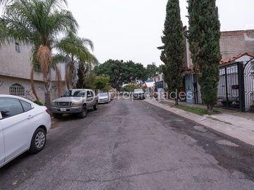 PARQUE REAL CASA RECIÉN DETALLADA EN VENTA