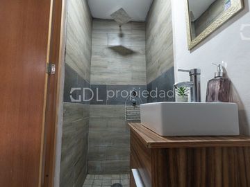 ZALATE CASA A UNAS CUADRAS DE MALECÓN EN VENTA