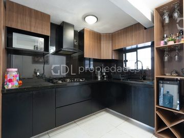 ZALATE CASA A UNAS CUADRAS DE MALECÓN EN VENTA