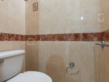 VENTURA ANAYA CASA MUY AMPLIA EN VENTA
