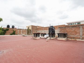 VENTURA ANAYA CASA MUY AMPLIA EN VENTA