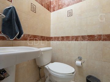 VENTURA ANAYA CASA MUY AMPLIA EN VENTA