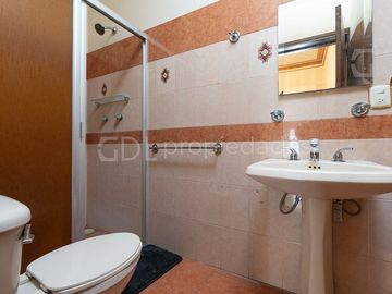 VENTURA ANAYA CASA MUY AMPLIA EN VENTA