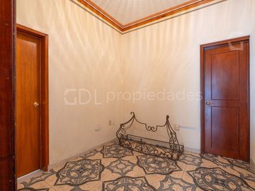 VENTURA ANAYA CASA MUY AMPLIA EN VENTA