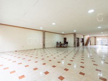 VENTURA ANAYA CASA MUY AMPLIA EN VENTA