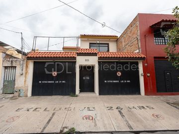 VENTURA ANAYA CASA MUY AMPLIA EN VENTA