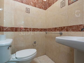VENTURA ANAYA CASA MUY AMPLIA EN VENTA