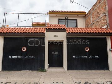 VENTURA ANAYA CASA MUY AMPLIA EN VENTA