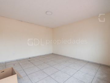 VENTURA ANAYA CASA MUY AMPLIA EN VENTA