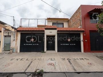 VENTURA ANAYA CASA MUY AMPLIA EN VENTA