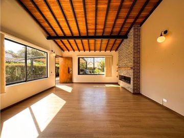 VENTA CASA INDEPENDIENTE EN LLANOGRANDE - CLUB CAMPESTRE