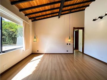 VENTA CASA INDEPENDIENTE EN LLANOGRANDE - CLUB CAMPESTRE