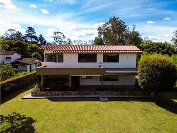 VENTA CASA INDEPENDIENTE EN LLANOGRANDE - CLUB CAMPESTRE