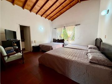 CASA CAMPESTRE EN RIONEGRO - GUALANDAY