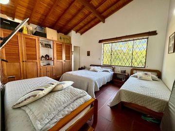 CASA CAMPESTRE EN RIONEGRO - GUALANDAY