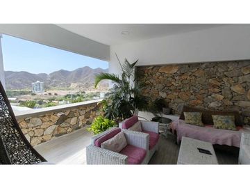Amplia Casa en conjunto cerrado con vista al mar - 005