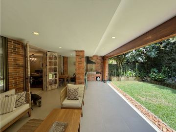 Casa Remodelada - Sector Las Santas - El Poblado