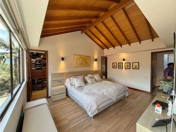 Casa Remodelada - Sector Las Santas - El Poblado