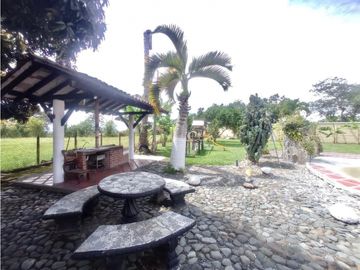 🌿​​​​​​​ CASA CAMPESTRE EN RENTA – SECTOR CONDINA