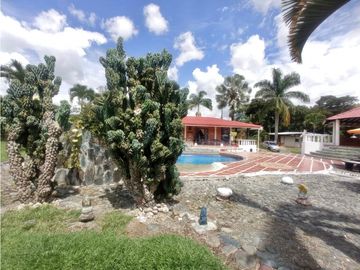🌿​​​​​​​ CASA CAMPESTRE EN RENTA – SECTOR CONDINA